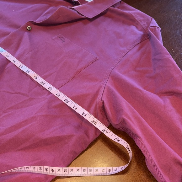 Tommy Bahama XL button down shirt.  Red with sleeves details - Picture 4 of 9